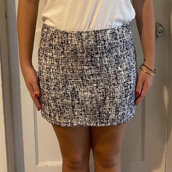 Alice + Olivia Mini Skirt - Picture 4 of 10